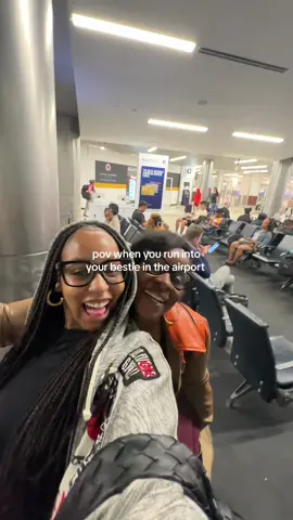 genuine joy - I was taking off as she was landing 🛬 #airportlife #traveltok #bestie #atlanta #hartsfieldjackson #airporttiktok 