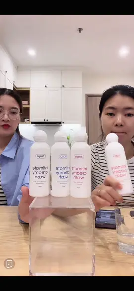 Dung dịch vệ sinh Ziaja Intimate giúp làm sạch, cân bằng pH, cấp ẩm sâu, giảm mùi, tăng độ đàn hồi nhập khẩu Ba Lan chính hãng #dungdichvesinh #dungdichvesinhphunu #ziaja 