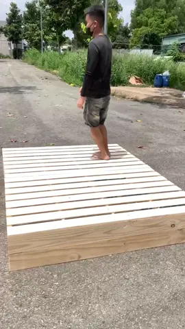 Giường pallet gấp gọn dạng hộp nhé cả nhà #giường_gấp_gọn #giườngpallet #giườngpaletcao20phân #giườnghộp #giuongbalet #giường #giườngngủ #giuongbalet 