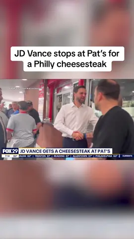 JD VANCE CHEESESTEAK STOP: JD Vance stopped to grab a cheesesteak at Pat's King of Steaks after hosting an event in North Philadelphia Monday afternoon. #FOX29News #FOX29 #Philadelphia #Philly #jdvance 