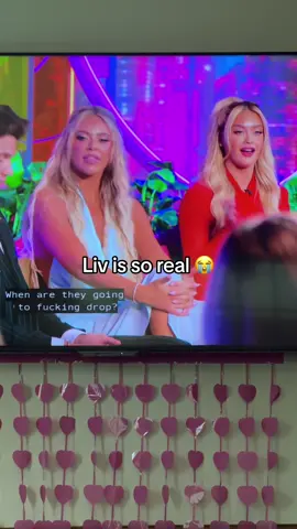 @Liv Walker I love you 😭 #livwalker #kaylormartin #aaronevans #loveislandreunion 