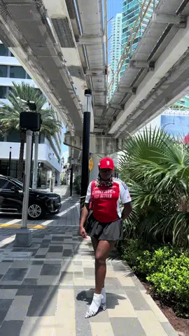 Pretty Girls Support Arsenal 🚩 —— #ifeszn #arsenal #arsenaljersey #fashion #fashioncontent #fashioninfluencer #stylingtips #blackskirt #sockswitheels #blackwomen #miami #fyp #explore #braids #coachbag #emirates #fitcheck 