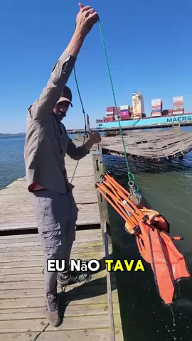 Caiu tudo isso dos conteiners que vem da china imã gigante. #pescamagnetica #porto #conteiner #imãmagnetico 