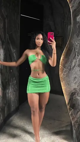 Black Model Andrea Bustamante - andreaib_2006 💚🤎 #ebonybeauty #ebonygirl #blackbeauty #blackbeauty #ebony #blackmodel #ebonymodel #ebonyfashion 