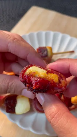 Medalhão de Romeu&Julieta - Na AirFryer, forno ou churrasqueira, fica perfeito 🤤 - Goiabada Cascão (prefiro por ser mais firme) - Queijo coalho - Bacon em tiras Airfryer (15min) Forno (20min) Churrasqueira (30min)