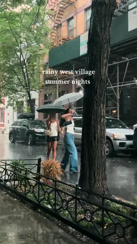 dancin in the rain on our way to dinner @dredrechickynugg 🌧️ #nyc #westvillage #nycsummer #loveclub #fyp #girlsnight #CapCut 