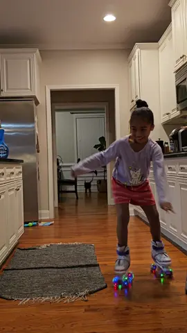 You'll always find her doing gymnastics or casually skating around.♥️ #rollerskates #skatergirl #fun #MomsofTikTok #fypage #foryou 