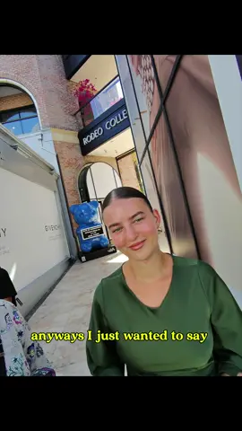 Cold approaching girls #rizz #pov #coldapproach #pickup #pickupline #daygame