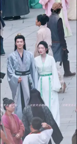 it seems like zheyuan not letting go of her hand that made liqin laugh🤭 #chenzheyuan #陈哲远 #chenzheyuan陈哲远 #LiQin #YixiaoSuige #FatedHearts 