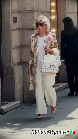 The most beautiful and elegant Italian ladies 🇮🇹Milan Street #italy🇮🇹 #viral #Lifestyle #usa🇺🇸 #italianfood #italytravel #italytiktok #italie #milan #milano  #fashion #fashion #fashionstyle 