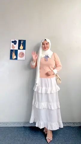 Ga bisa ini terlalu coquetta lucu bgt aaa 😍😍 #fyp #outfitideas #coquette #outfit #knit #blouse #cewekue #mixandmatch #ootdhijab #OOTD #ootdinspiration 