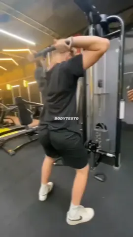 Melhor treino pra triceps 😮‍💨 #maromba #gym #renatocariani #juliobalestrin 