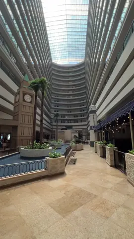 Heartfelt gestures and true service from the heart. 💙 . Gestos cordiales y un verdadero servicio del corazón. 💙 . #SeadustCancun #familyresort #allinclusive #vacation #rivieramaya #mexico #resortlife #familygetaway