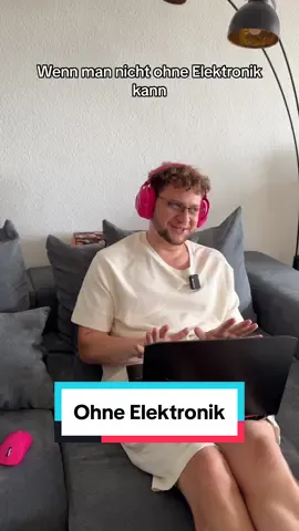 Schickt das Video jemandem, der nicht ohne Elektronik kann 😂 #viral #fy #fyp #eheleben #zocken 