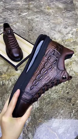 Danrrio.com 🛍 #sneakers #dresssneakers #menfootwear #handmadeshoes #menfashion #casualshoes #leathershoesformen #danrrio 