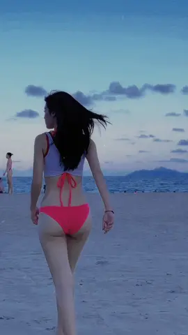 Trời nóng mà đc ra Đà Nẵng tắm biển thì quá đã #tramanhtheface #CapCut 