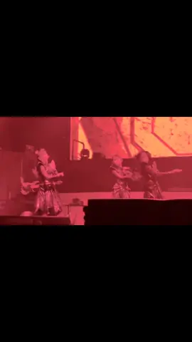 BABYMETAL WORLD TOUR 2024 - Sunway Lagoon - Kuala Lumpur, Malaysia  08.21.2024 Setlist : 1. BABYMETAL DEATH 2. Distortion 3. PA PA YA!! 4. メギツネ (MEGITSUNE) 5. BxMxC 6. メタり！！(METALI!! Feat. Tom Morello) 7. KARATE 8. RATATATA (Feat. Electric Callboy) 9. ギミチョコ！！(Gimme Chocolate!!) 10. Road of Resistance (End of show) KAMI BAND : God Of The West  • Chris Kelly : Guitar  • CJ Masciantonio : Guitar  • Clint Tustin : Bass • Anthony Barone : Drum Video source : X/Twitter : delhimetal & aki_tyo_metal #BABYMETAL #BABYMETALWORLDTOUR2024 #KUALALUMPUR #MALAYSIA 