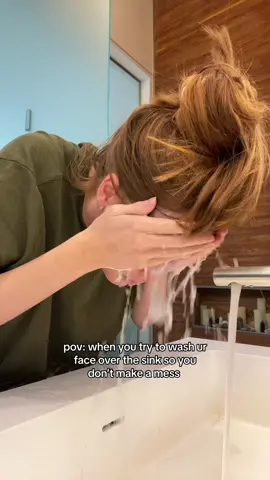 This is why i hate washing my face 