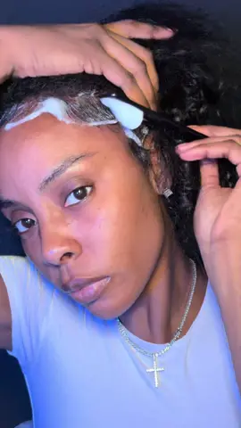 How I do my edges using Nirobi setting foam.😊💕 #edgestutorial #edgesonfleek #edgeslaid #edges 