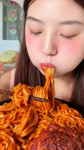 #CapCut mọi người thích ăn mì nước hay trộn hơn? #credouyin #viral #xuhuong #ancathegioi #asmr #anngon #andem #mukbang #homnayangi #garan #micay 