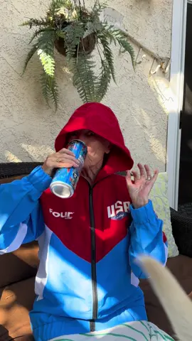 Truly a queen🤪👑 #fouryou #fyp #foryou #fourlokostories #funny #grandma #foryoupage #Summer #olympics #lol #fourloko 