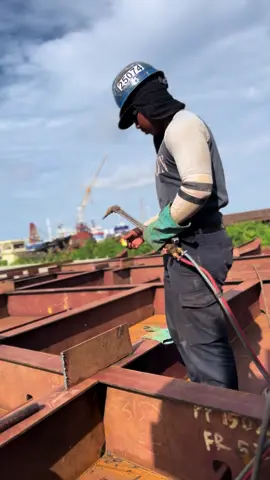 kalau mimpinya besar, usahanya tidak boleh kecil! #fyp #fitter #welder #galangankapal 