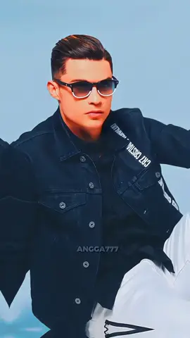 Buruaan di subscribe YouTube nya Cristiano! 👊 #cristianoronaldo #ronaldo #goat🐐 #foryoupage #fyp 