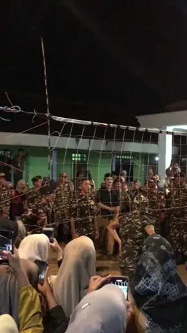 momen habib zaidan main voli,bersama para banser dan di  saksikan para jamaah #habibzaidan #habibzaidanyahya #habibzaidanmainvoli #mzy #mzylovers 