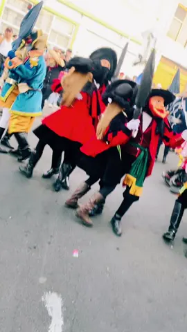 😈🔥🔫💯🥷🏻 ¡ QUE BONITO PEÑONCITO QUE LE GUSTA EL CARNAVAL 🥷🏻💯🔫🔥👹 #peñondelosbaños #Peñondelosbaños #carnavaltiktok #carnaval2024 #carnaval2023 #carnaval2022 #fiestas #fiestaspatrias #escopetazos #viral #viralvideo #viralvideo #vivamexico🇲🇽 #mexicocheck #tradiciones #tradicionesnavideñas #pueblitosmagicos #pueblitos #disfrazhalloween #Disfraz 