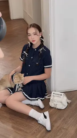 𝐄𝐚𝐜𝐡 𝐝𝐚𝐲 𝐢𝐬 𝐚 𝐩𝐚𝐠𝐞 𝐢𝐧 𝐲𝐨𝐮𝐫 𝐟𝐚𝐬𝐡𝐢𝐨𝐧 𝐬𝐭𝐨𝐫𝐲 Một chút trẻ trung, một chút tinh tế, một chút phong cách tạo nên một outfit ấn tượng, thoải mái nhưng lại vô cùng cuốn hút cho nàng yêu xuống phố mùa Thu này🖤 #Outfit #viral #xuhuong 