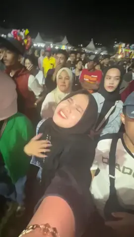 konser armada..  woy sakit TELINGAKU 🤣🤣