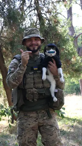 Ви часто мене питали де я беру одяг для Шайбіка🐈🇺🇦? Нарешті я вам розповім, але тільки по секрету🤫, на @Пром-пом-пом 