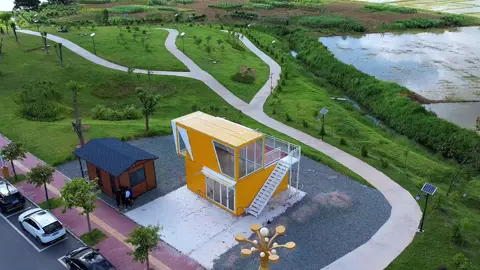 You can buy this two-story villa for just $4,000#spacecapsules #spacecapsulestorage #spacecapsulehouse #containerhouse #container #house #containerhome #AppleCabin #MobileHome #containerroom #mobilehouse #homemade #Home #activityroom #dreamhome #zhonghao #spacecapsule #applehouse #applehome #houseforsale 