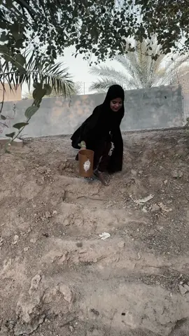 طفلة تتحدى الظروف كأنها في سباق لتسجل اسمها في سجل خدمة زوار الامام الحسين (عليه السلام)  #وفاء_للحسين #العتبة_الحسينية_المقدسة #الامام_الحسن_عليه_السلام #ياحسين #زيارة_الأربعين #كربلاء_العشق #كربلاء #شهر_صفر #زوار_الاربعين #مشاية_الأربعين #الامام_الحسين #اكسبلورexplore #كربلاء_المقدسة #ترند #زيارة_الحسين 