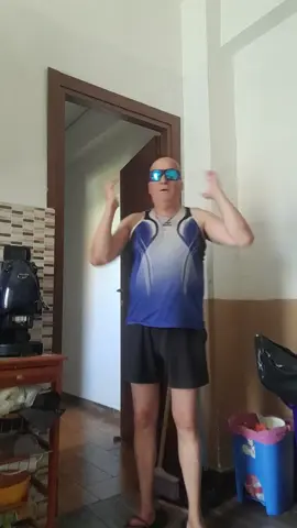 #stitch con @Ambra bianchini raga partecipo al tour calippo sono il vincitore??#adessoguardami #maestrodelpov #bartendersoftiktok 