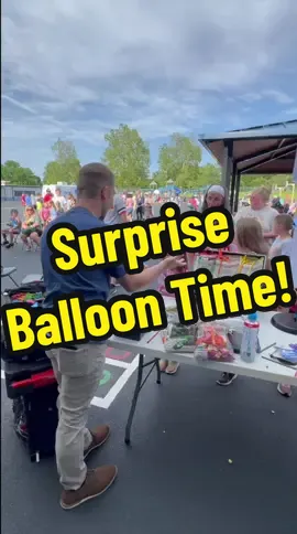 So many favorite colors!!! 🩷 💜 🩵 💛 #balloon #balloonartist #balloonguy #premierentertainment 