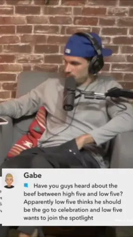 High five vs low five 🤯 #podcast #breadbasket #CapCut #clip #real #highfive #lowfive #vs 