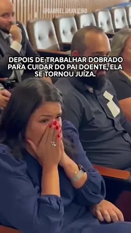 Mesmo diante de desafios pessoais intensos, como cuidar do pai doente, ela nunca deixou de lutar pelo seu objetivo de passar no concurso desejado. Com uma rotina exaustiva de trabalho e estudo, Fernanda enfrentou cada obstáculo com coragem até se tornar juíza! ❤️ #Motivacional #Juiza #ConcursoPublico #Aprovação