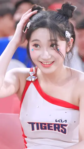 뿌까머리 정리하는 이주은(Lee Ju-Eun)치어리더#李珠珢 #leejueun #cheerleader #foryou #치어리더 #이주은 