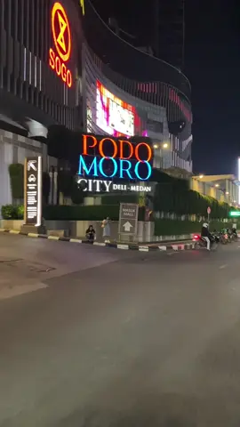 Jangan Jatu Cinta Di Kota ini..KENAPA.??#fyp #meda #boxing #jalanjalan #jalanmalam #medanboys🏴‍☠️ #laguminang #medantiktok #storytime #fyppppppppppppppppppppppp 