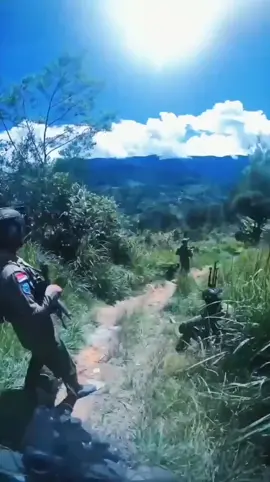 Ambush on a  Indonesian patrol. Somewhere in Papua. #Indonesia🇮🇩 #Papua 