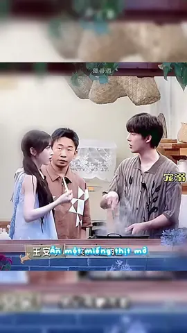 Thật tuyệt khi thấy tình bạn của hai bạn vẫn luôn tươi đẹp. Hai bạn thân nhau đến nỗi mà người ngoài như tôi tưởng hai bạn là 1 cặp đấy 😚 #crazytreasurehunt #忙忙碌碌寻宝藏 #tianxiwei #田曦薇 #tianxiwei田曦薇 #wanganyu #王安宇 #tianxiwei_田曦薇 #vuonganvu #vuonganvu_王安宇