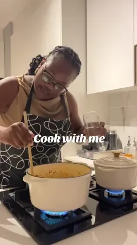 What are you having for dinner today?💋 #gracemondlana #cookwith #FoodTok #foodtiktok #pap #maotwana #chickenfoot #africancuisine #homecooking #comfortmeal #cocacola 