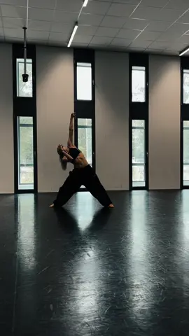 “Wildflower” @BILLIE EILISH 🌼🌸 choreo by me :)))) #fyp #dance #choreography #billieeilish 