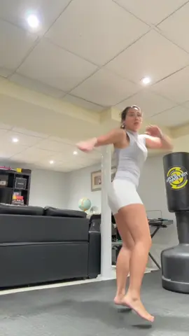 the noise cancelling on these are kinda amazing + THEY never once fell out ??? @Beats by Dre #beatspartner 