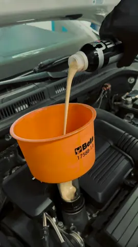 ▪️Liqui Moly Engine Flush To prepare the engine to receive the right oil  ▪️Liqui Moly Molygen 5W40 Anti Friction Molecules  ▪️Liqui Moly Ceratec Engine Oil Additive Protection Up To 50.000Km #liquimoly #ceratec #molygen #mecanica #vw #motoroil #4u #engineoil #carlover #cargram #motorshow #motor #engine #carcare #cartok 