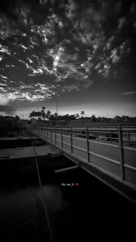 #وعيونك بعدني صغير وستعجل علي الشيب🍂🖤#تصميم_فيديوهات🎶🎤🎬 #tiktokindia #تصميمي #viral 