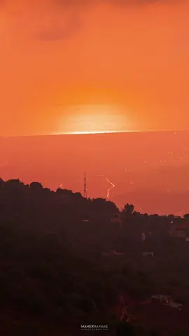 Lebanon's sunset vibes ✨️ ❤️🇱🇧 #lebanon #beirut #fyp #foryou 
