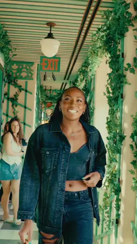 What a night celebrating the launch of my collection with @American Eagle 💜 Coco Gauff X American Eagle is available online and in select stores NOW! I hope you all love it as much as I do. ✨ #aepartner #aejeans 