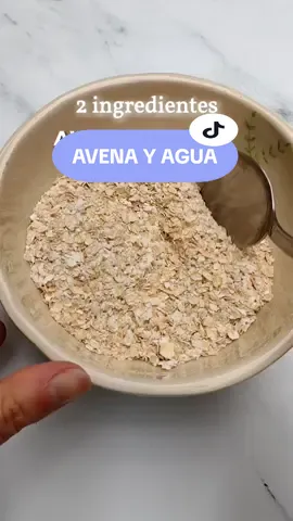 AVENA Y AGUA 🙌 Está receta es buenísima para desayunos y meriendas! Las cantidades que use fueron las siguientes: 7 cucharadas de avena (70 g) 14 cucharadas de agua Podés usar la cantidad de avena que vos quieras pero el panqueque te va a quedar más chiquito. Por ejemplo también podés usar 4 cucharadas de avena + 8 cucharadas de agua. A la mezcla también podés agregarle sal, condimentos, vainilla o semillas.  Podés rellenarlo con queso, huevo revuelto, pasta de maní, mermelada, vegetales, lo que a vos te guste! Contame con qué lo rellenarias vos !  👩🏻Lic. Rocío Tordini 💻Turnos online y presenciales 📝Planes de alimentación personalizados 📌Link en mi biografía para más información sobre turnos #saludable #avena #panqueque #recetasfit #nutricion #recetassaludables 
